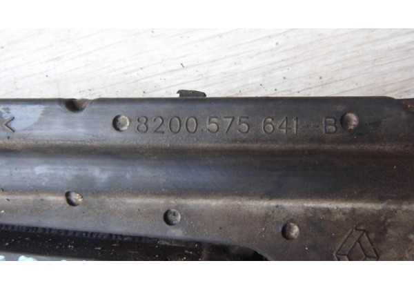 подушка двигуна задня Renault Megane 2, Scenic 2 (1,.4,1.6 b), Logan, Sandero (1.4,1.6 b,1.5 dci), 8200014933, 6001549205, 8200575641